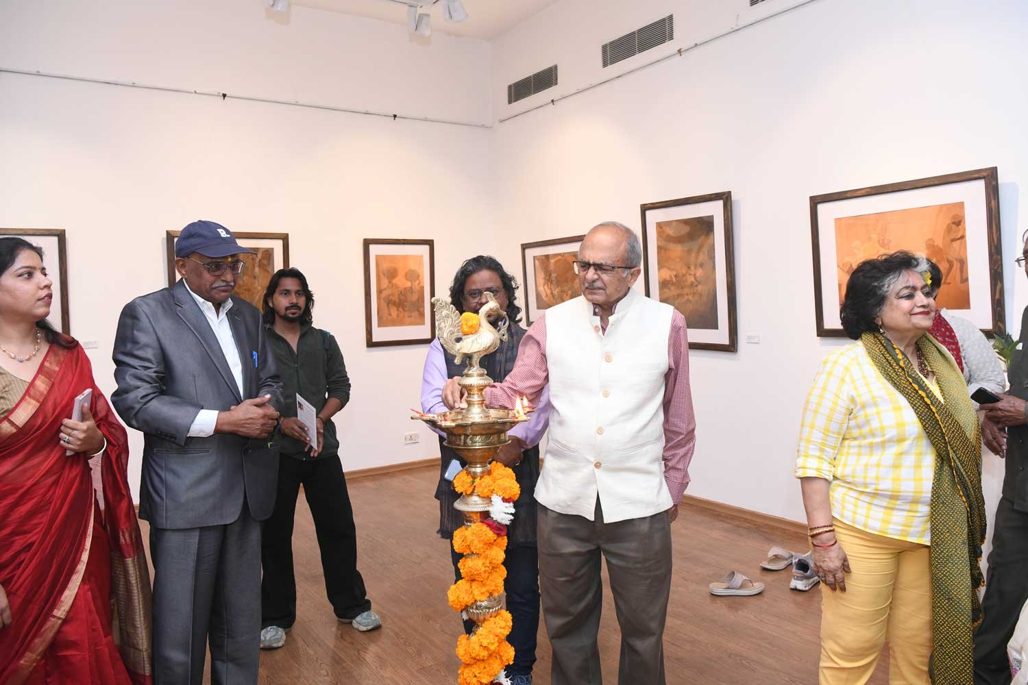 Prof. Sukhvir Sanghal's art exhibition museum on the wheels