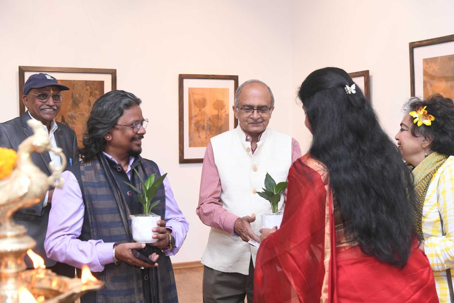 Prof. Sukhvir Sanghal's art exhibition museum on the wheels